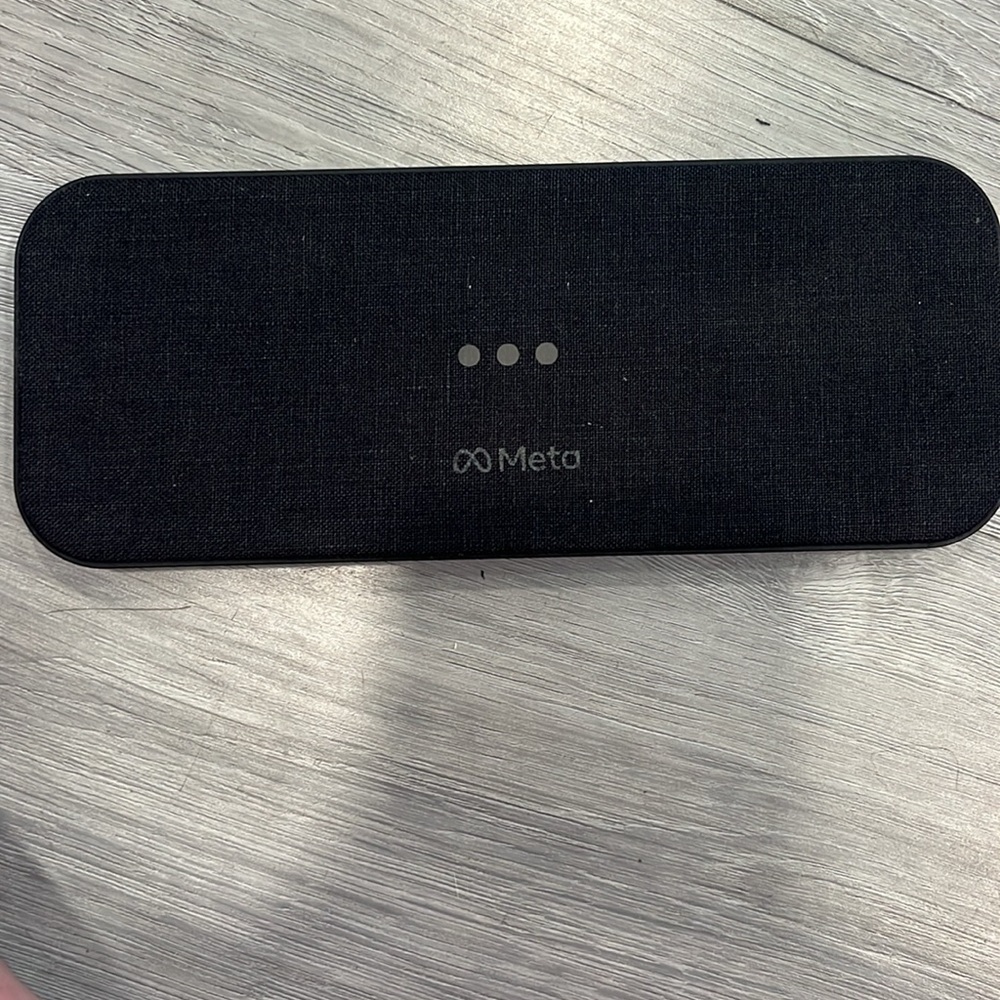 Brand New, In Box Multi Device Wireless Charger - Picture 2 of 4